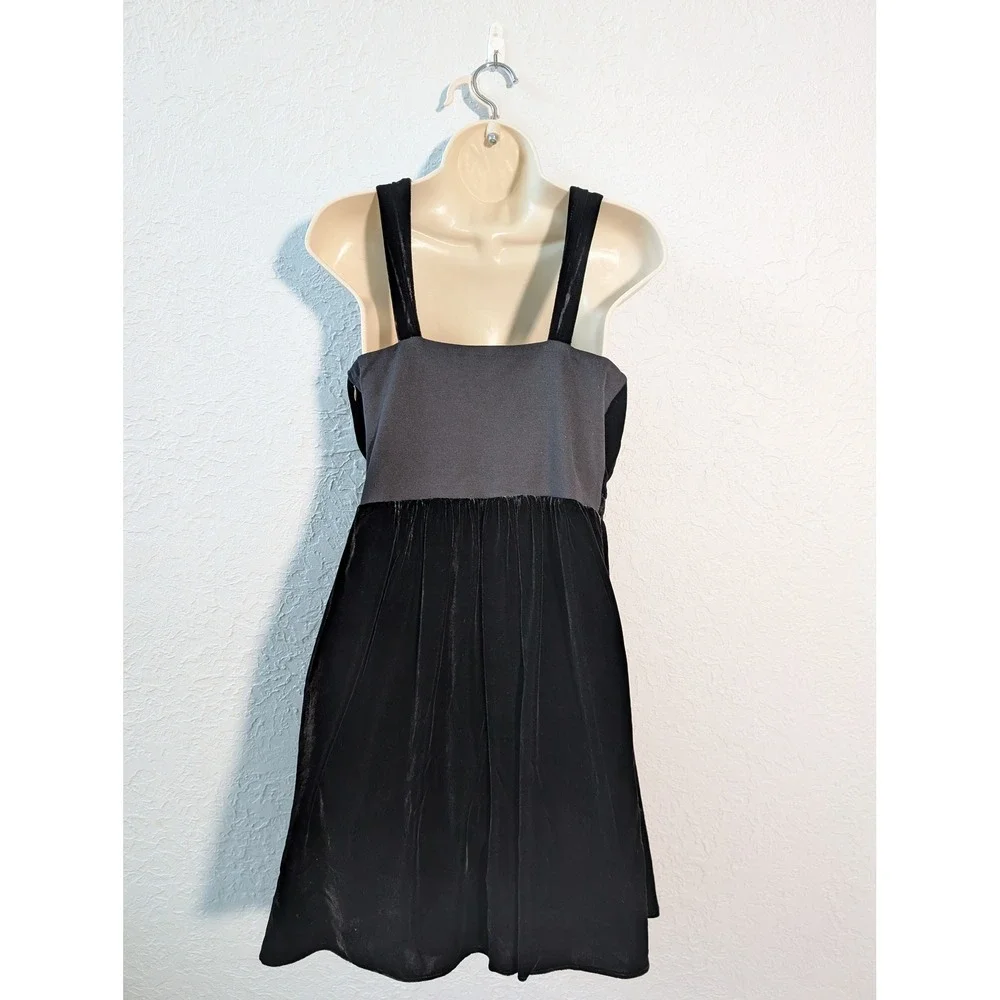 Express Velvet Cocktail Dress Women 10 Black Surplice V-Neck Ruffle Mini Party